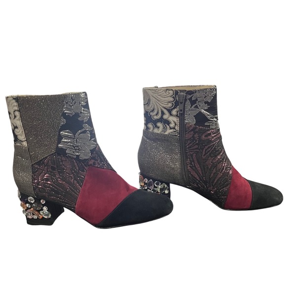 Bettye Muller Jewel Heel Ankle Boots Tapestry Block Heel Size 7M - Picture 1 of 6